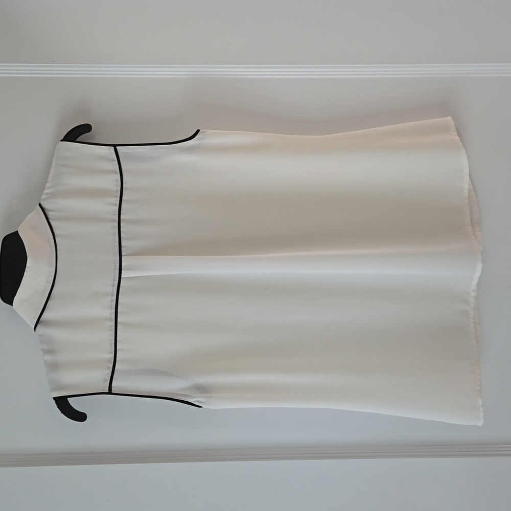 Brooks Brothers sleeveless cream / off-white top with black piping, 8 - Picture 2 of 7